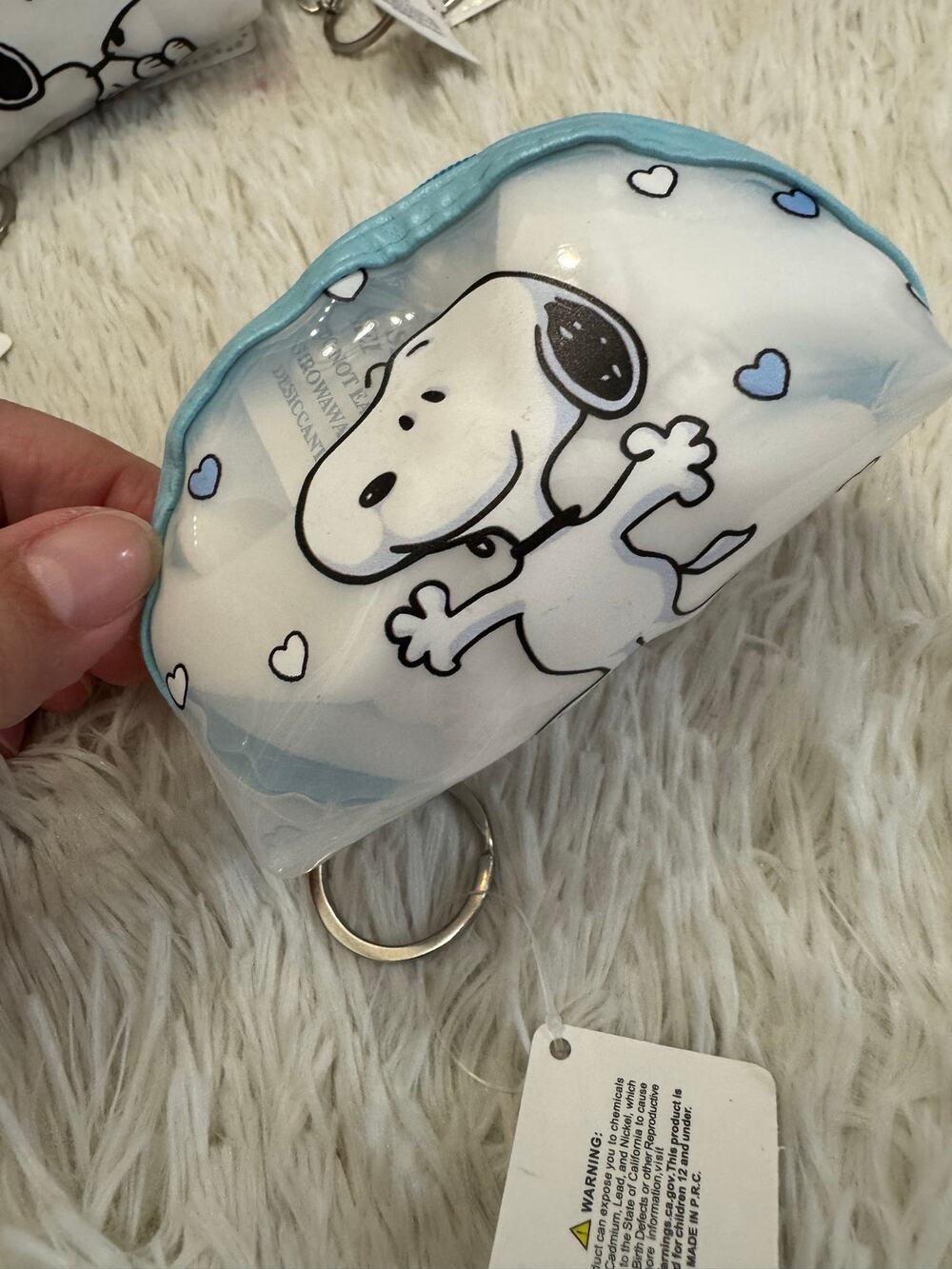 Snoopy with blue hearts around coin purse keychain zipper